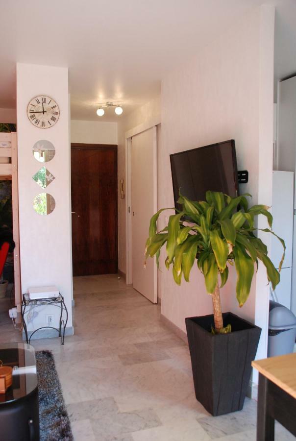 - Juan Les Pins - Proximite Plages
